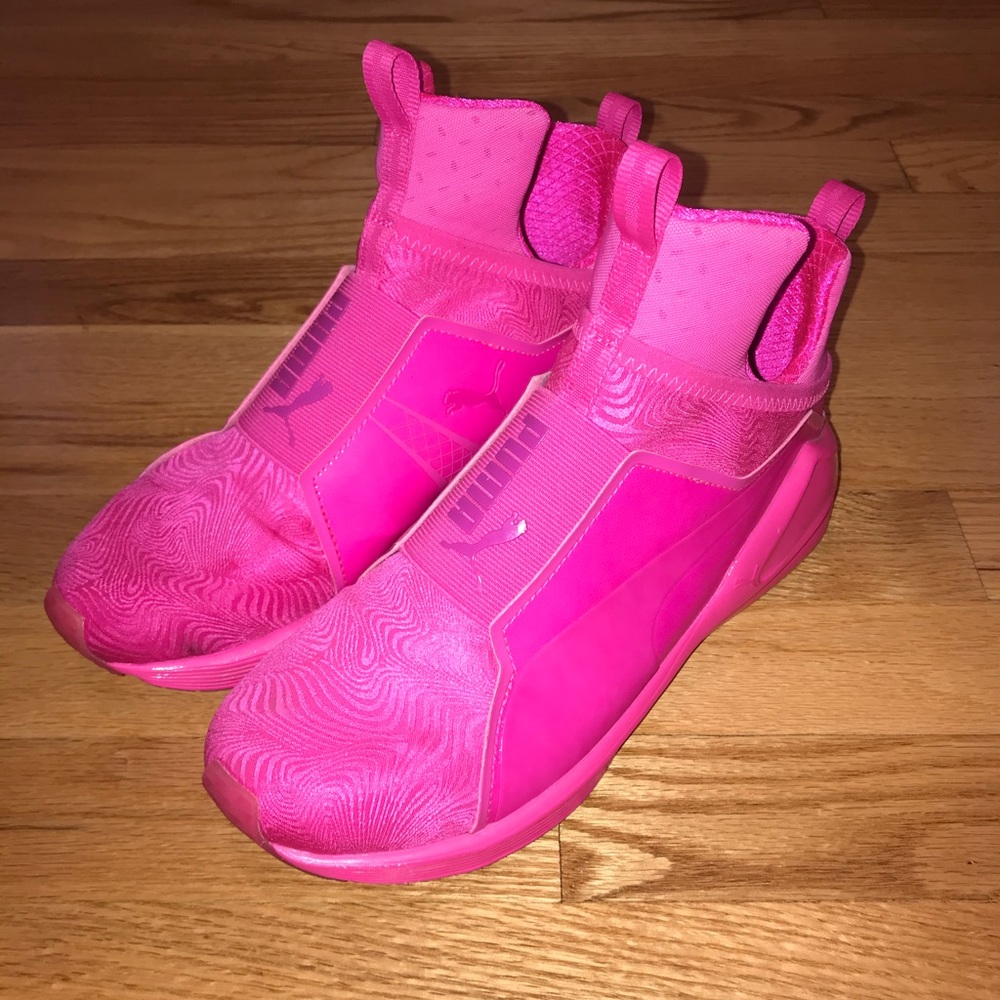 Puma women’s bright pink glo shoes